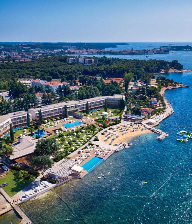Außenaufnahme Meer Luxusfamilienurlaub in Kroatien Porec Valamar Collection Marea Suites