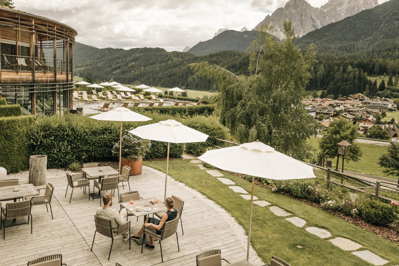Terrasse mit Blick auf die Dolomiten