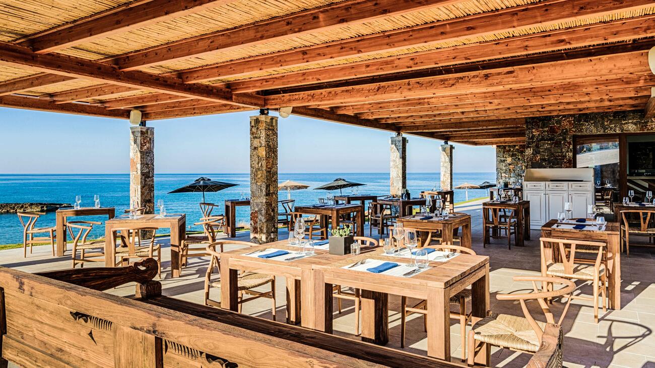 Restaurant Beach Abaton Island Resort Rückzugsort auf Kreta Insiderei