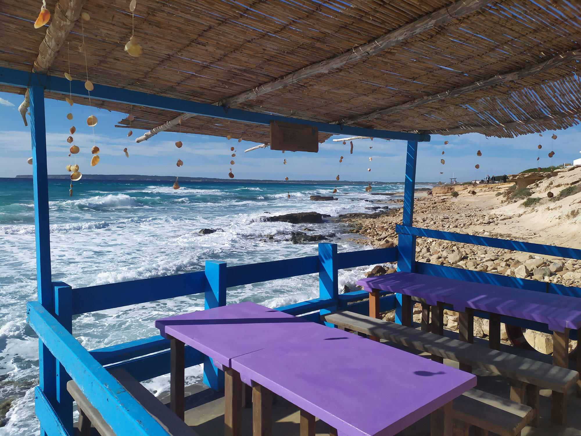 Kiosko Bartolo ist eine Beachbar auf Formentera direkt am Meer.